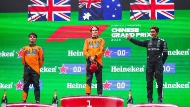 一个年轻且 一个年轻且